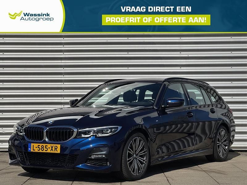 Blauw Gebruikt 2021 BMW 318 M Sport Stationwagen | € 34.735 (Duur) - Afbeelding 1/4