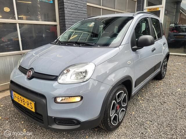 Grijs Gebruikt 2022 Fiat Panda City Life Hatchback | € 11.450 (Eerlijke prijs) - Afbeelding 1/4