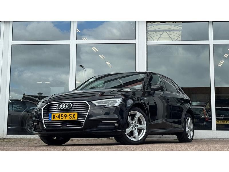 Zwart Gebruikt 2017 Audi A3 Sport Hatchback | € 15.894 (Eerlijke prijs) - Afbeelding 1/4