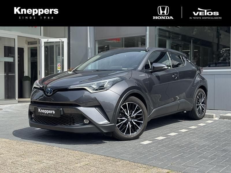 Grijs Gebruikt 2019 Toyota C-HR+ Executive SUV | € 24.250 - Afbeelding 1/4