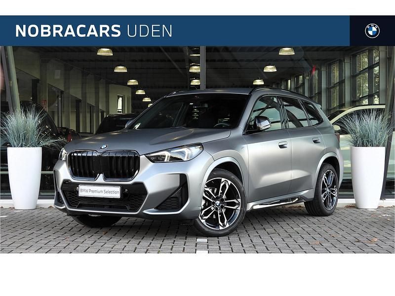 Grijs Gebruikt 2022 BMW X1 Comfort Edition SUV | € 42.850 - Afbeelding 1/4