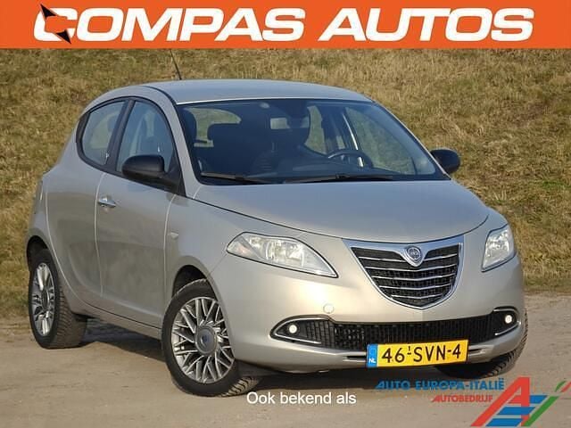 Beige Occasion 2011 Lancia Ypsilon Silver Hatchback | € 4.950 (Eerlijke prijs) - Afbeelding 1/4
