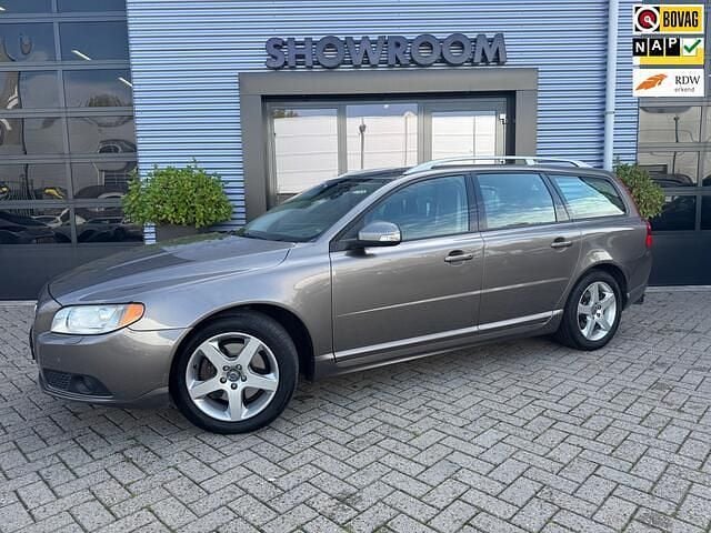Bruin Gebruikt 2008 Volvo V70 Stationwagen | € 8.990 (Goede deal) - Afbeelding 1/4