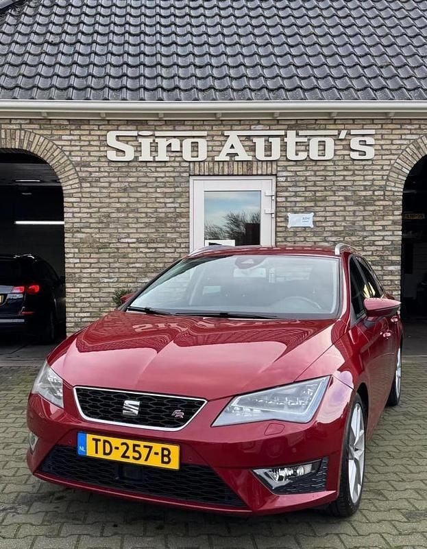 Rood Occasion 2014 Seat Leon ST FR Stationwagen | € 9.999 (Goede deal) - Afbeelding 1/4