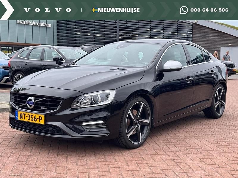 Zwart Gebruikt 2015 Volvo S60 R-Design Sedan | € 19.899 - Afbeelding 1/4