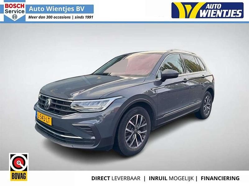 Grijs Occasion 2021 VW Tiguan Business SUV | € 21.950 - Afbeelding 1/4