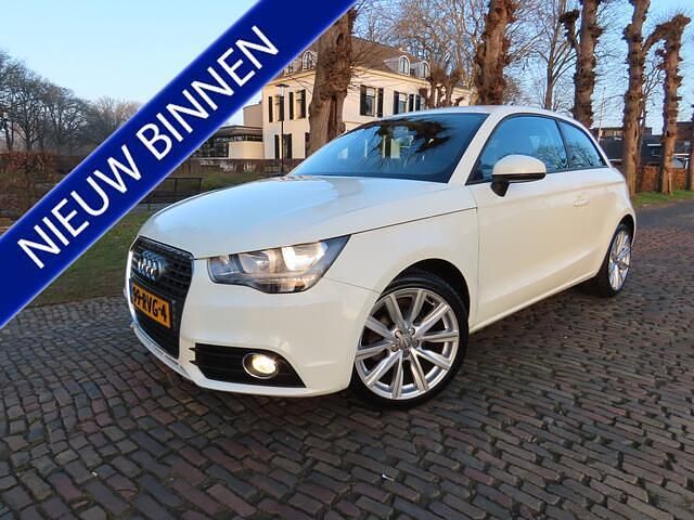 Occasion Audi A1 Attraction 86 PK (63 kW) 2011 Wit Hatchback