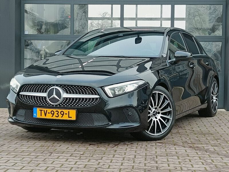 Zwart Gebruikt 2018 Mercedes A200 Business Hatchback | € 22.950 (Eerlijke prijs) - Afbeelding 1/4