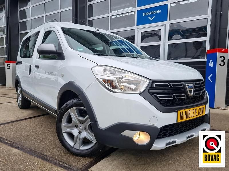 Wit Gebruikt 2019 Dacia Dokker Stepway Van | € 17.545 - Afbeelding 1/4
