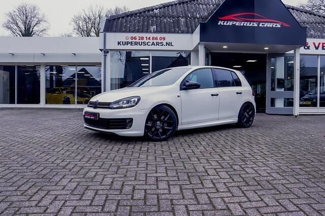 Wit Occasion 2011 VW Golf VI Edition Hatchback | € 12.499 (Eerlijke prijs) - Afbeelding 1/4