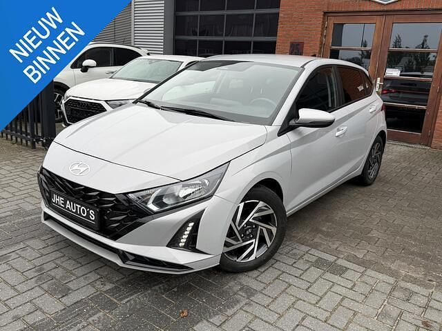 Grijs Gebruikt 2023 Hyundai i20 Hatchback | € 18.950 (Goede deal) - Afbeelding 1/4