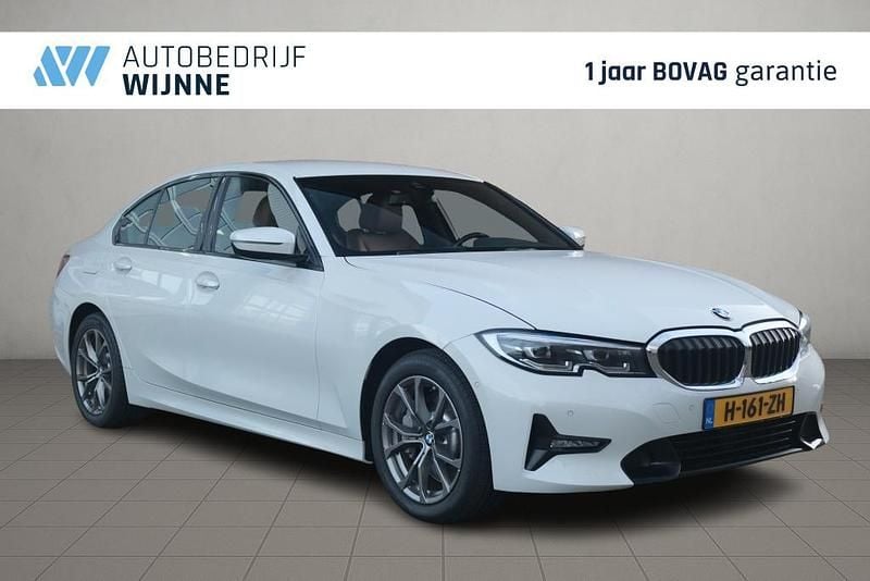 Wit Gebruikt 2020 BMW 330e Sport Line Sedan | € 25.930 (Super prijs) - Afbeelding 1/4