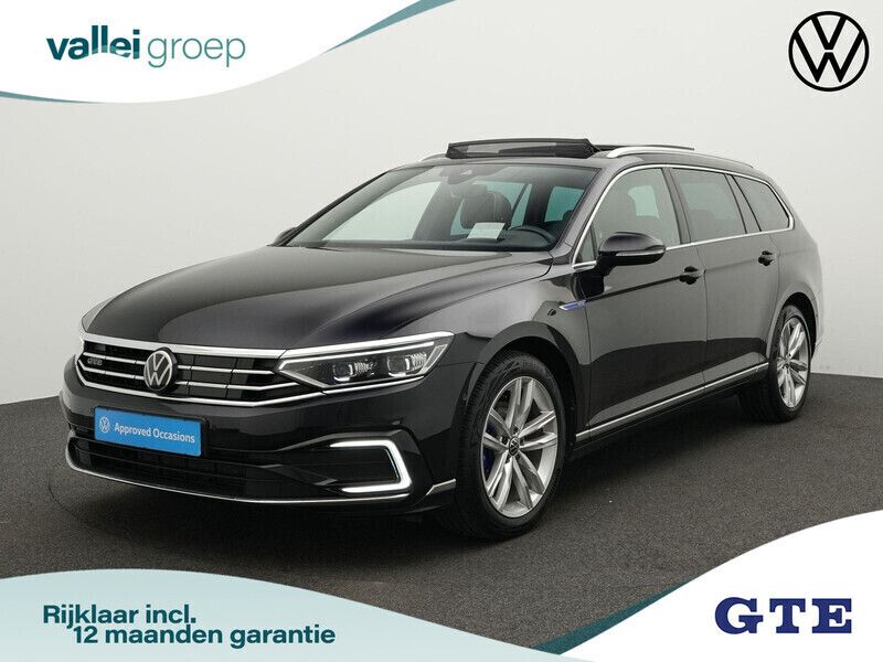 Zwart Gebruikt 2022 VW Passat Business Stationwagen | € 29.900 (Duur) - Afbeelding 1/4