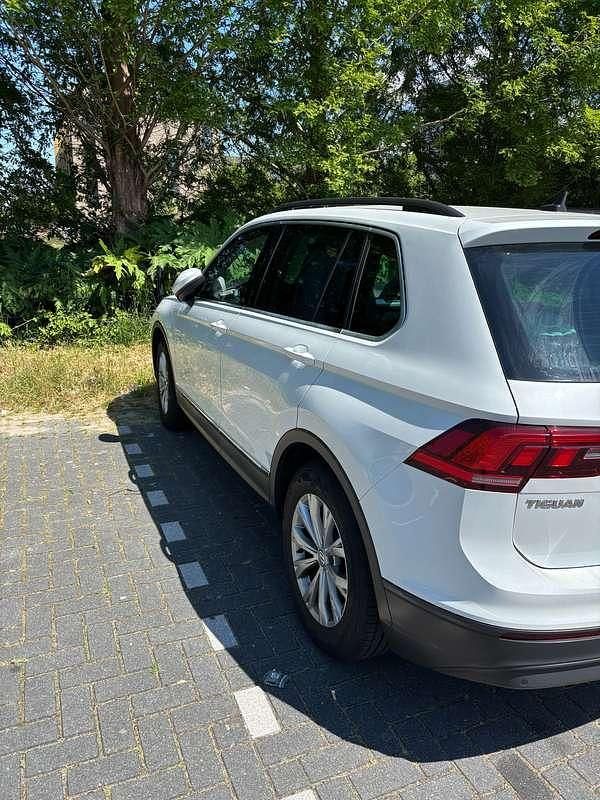 Wit Gebruikt 2019 VW Tiguan Comfortline SUV | € 18.500 (Duur) - Afbeelding 1/4