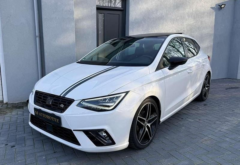 Wit Occasion 2018 Seat Ibiza FR Sedan | € 14.950 (Duur) - Afbeelding 1/4