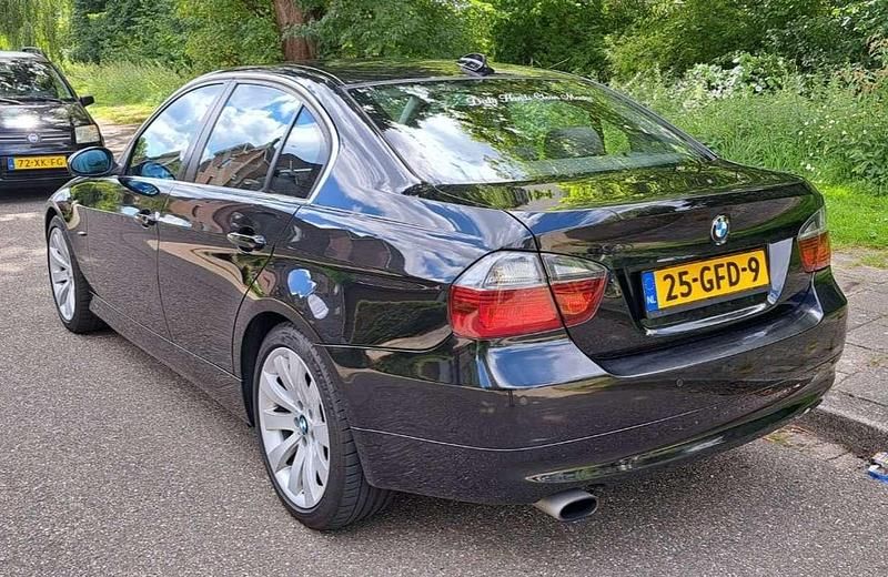 Zwart Gebruikt 2008 BMW 318 Sedan | € 2.950 (Goede deal) - Afbeelding 1/4