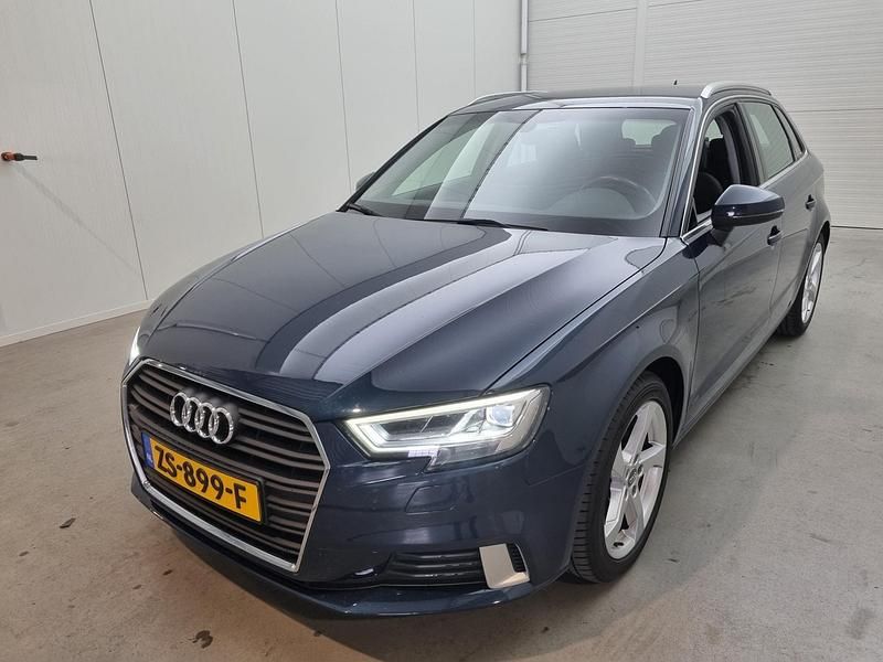 Blauw Gebruikt 2019 Audi A3 S-Line Hatchback | € 16.400 (Eerlijke prijs) - Afbeelding 1/4