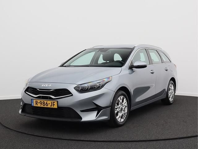 Grijs Gebruikt 2022 Kia Ceed Sportswagon Stationwagen | € 17.450 (Eerlijke prijs) - Afbeelding 1/4
