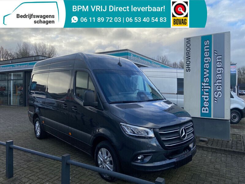Grijs Nieuw 2024 Mercedes Sprinter Van | € 57.950 - Afbeelding 1/4