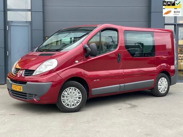 Rood Gebruikt 2010 Renault Trafic Van | € 6.250 (Eerlijke prijs) - Afbeelding 1/4