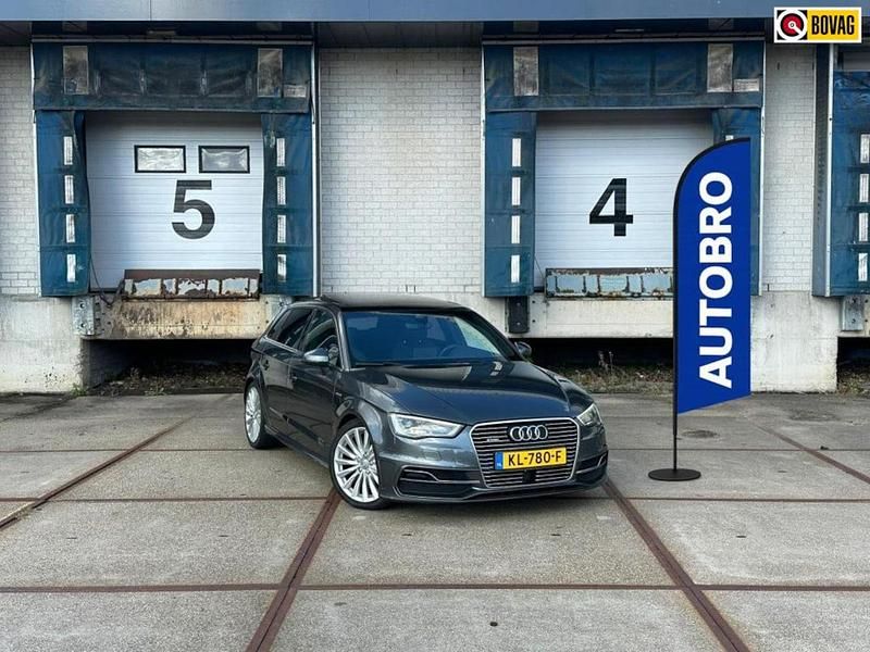Grijs Gebruikt 2015 Audi A3 Sportback e-tron Ambition Hatchback | € 10.499 (Eerlijke prijs) - Afbeelding 1/4