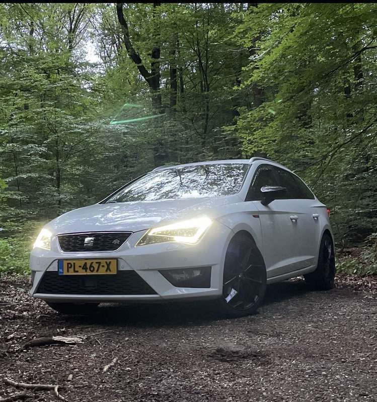 Wit Gebruikt 2014 Seat Leon Business Stationwagen | € 7.000 (Eerlijke prijs) - Afbeelding 1/4
