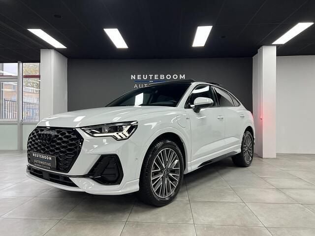 Wit Gebruikt 2021 Audi Q3 Sportback S-Line SUV | € 41.999 (Eerlijke prijs) - Afbeelding 1/4
