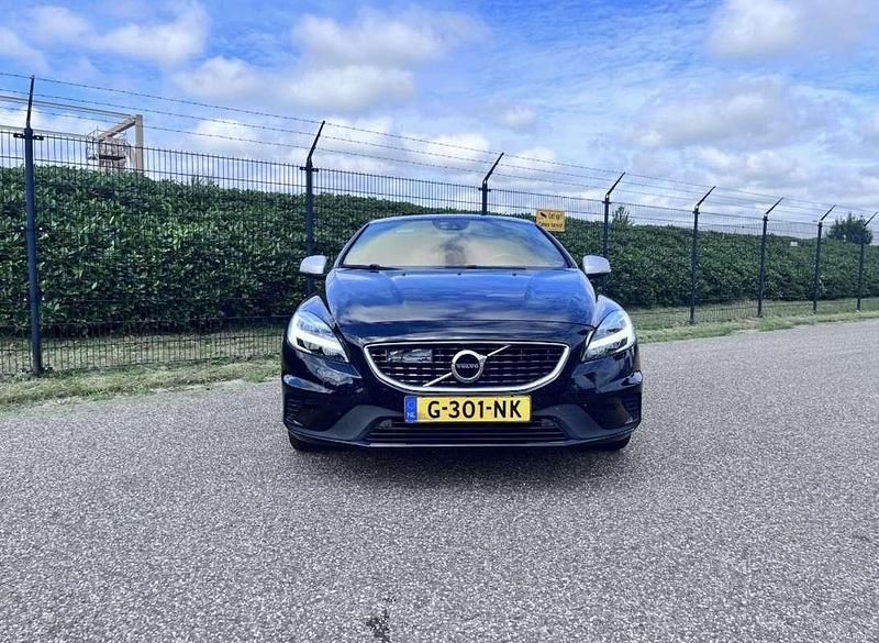 Occasion Volvo V40 R-Design 152 PK (111 kW) 2019 Zwart MPV