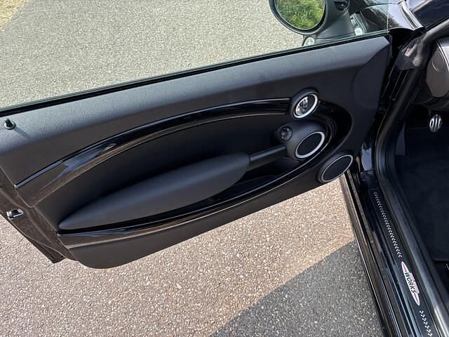 Occasion Mini John Cooper Works Cabriolet Chili 211 PK (155 kW) 2014 Zwart Cabriolet