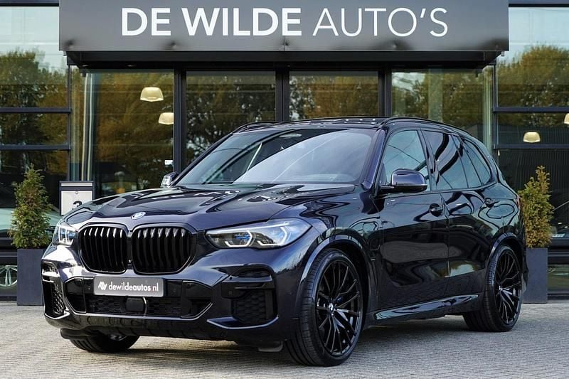 Zwart Gebruikt 2022 BMW X5 M Sport SUV | € 74.900 (Iets duurder) - Afbeelding 1/4