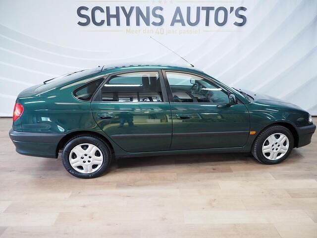 Occasion Toyota Avensis Sol 110 PK (80 kW) 1999 Groen Hatchback