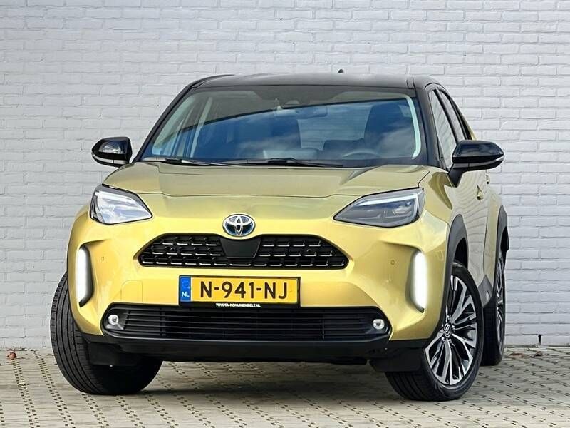 Occasion Toyota Yaris Executive 116 PK (85 kW) 2021 Geel Hatchback