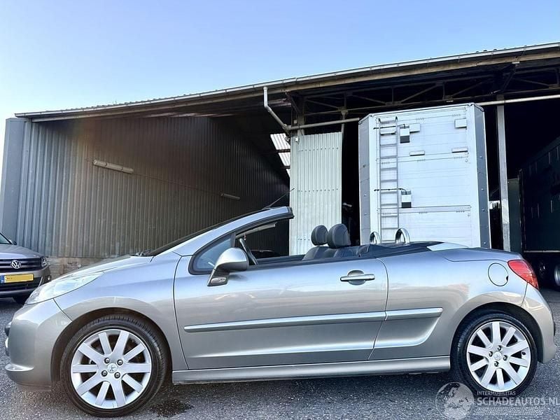 Grijs Gebruikt 2009 Peugeot 207 CC Roland Garros Cabriolet | € 4.850 (Eerlijke prijs) - Afbeelding 1/4