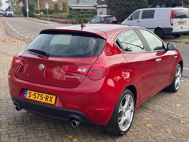 Occasion Alfa Romeo Giulietta Super 170 PK (125 kW) 2017 Rood Hatchback