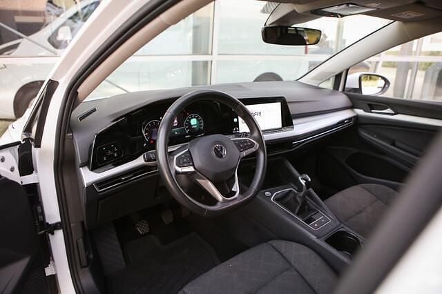 Occasion VW Golf VIII Life 110 PK (80 kW) 2023 Wit Hatchback