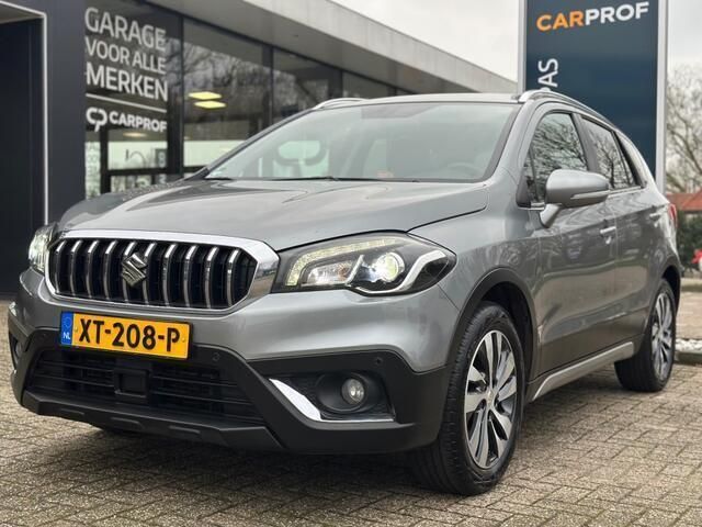 Grijs, metallic lak Gebruikt 2019 Suzuki SX4 S-Cross SUV | € 15.950 (Eerlijke prijs) - Afbeelding 1/4