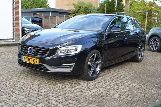 Zwart Gebruikt 2014 Volvo V60 Momentum Stationwagen | € 7.800 (Eerlijke prijs) - Afbeelding 1/4