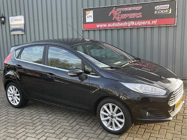 Occasion Ford Fiesta Titanium 101 PK (74 kW) 2015 Zwart (metallic) Hatchback