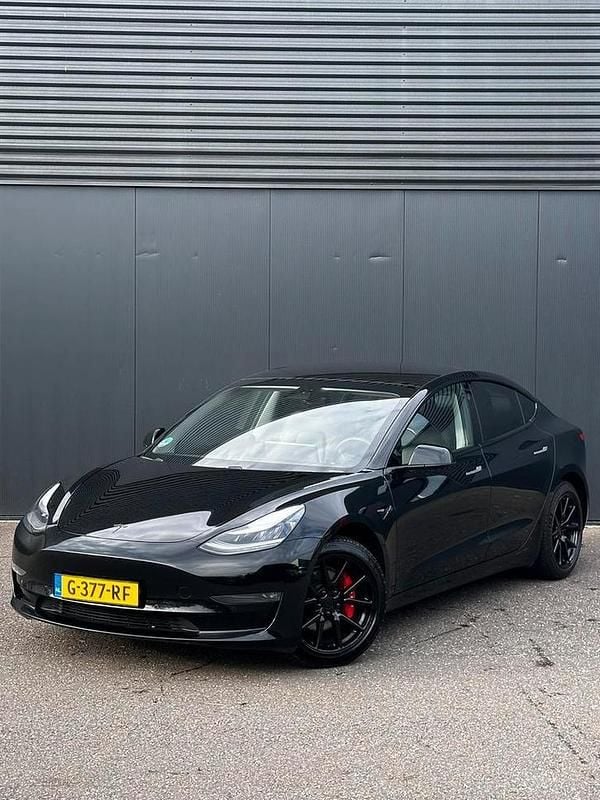Gebruikt 2019 Tesla Model 3 Sedan | € 18.150 (Goede deal) - Afbeelding 1/4