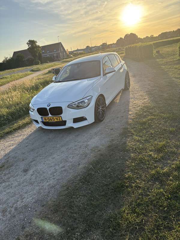 Wit Gebruikt 2015 BMW 125 Executive Hatchback | € 15.750 - Afbeelding 1/4