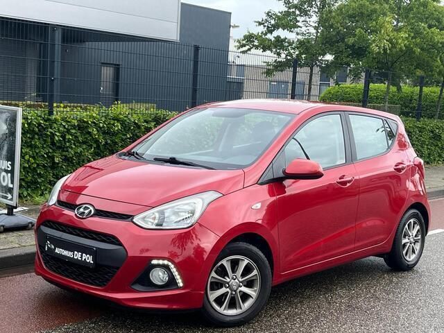 Rood Gebruikt 2015 Hyundai i10 Hatchback | € 6.995 (Goede deal) - Afbeelding 1/4