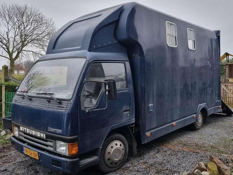 Blauw Gebruikt 1993 Mitsubishi Canter Van | € 5.000 - Afbeelding 1/4