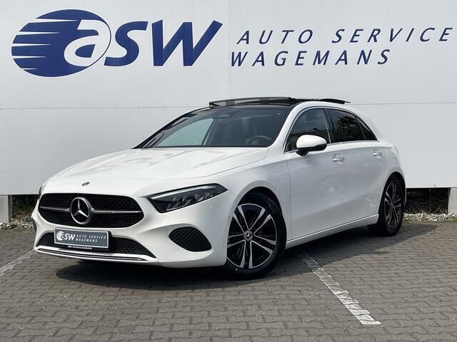Wit Gebruikt 2023 Mercedes A180 Luxury Hatchback | € 32.950 (Eerlijke prijs) - Afbeelding 1/4