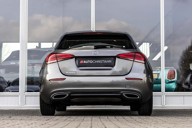 Occasion Mercedes A180 Business 136 PK (100 kW) 2021 Grijs Hatchback