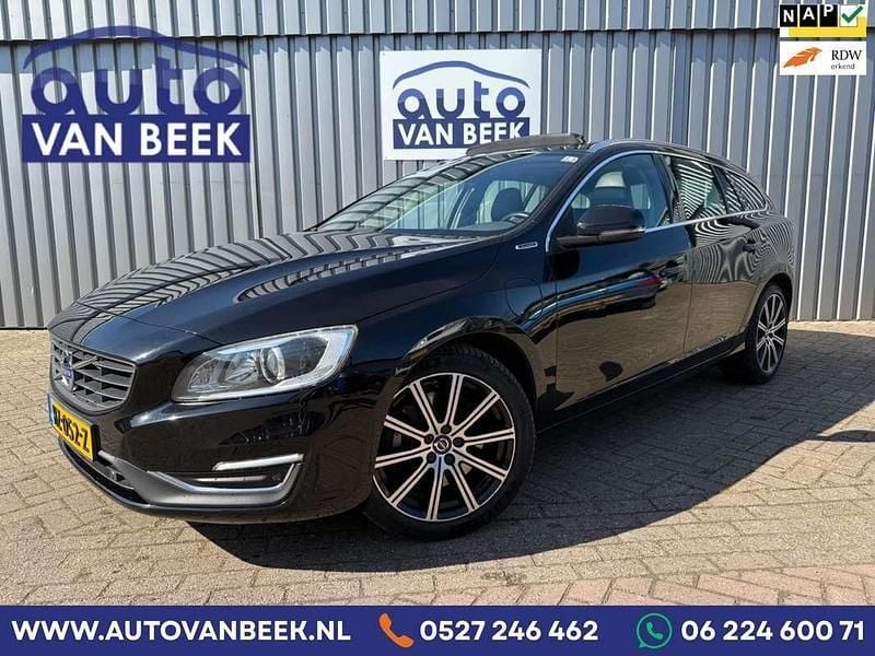 Zwart, metallic lak Gebruikt 2015 Volvo V60 R-Design Stationwagen | € 5.950 (Goede deal) - Afbeelding 1/4