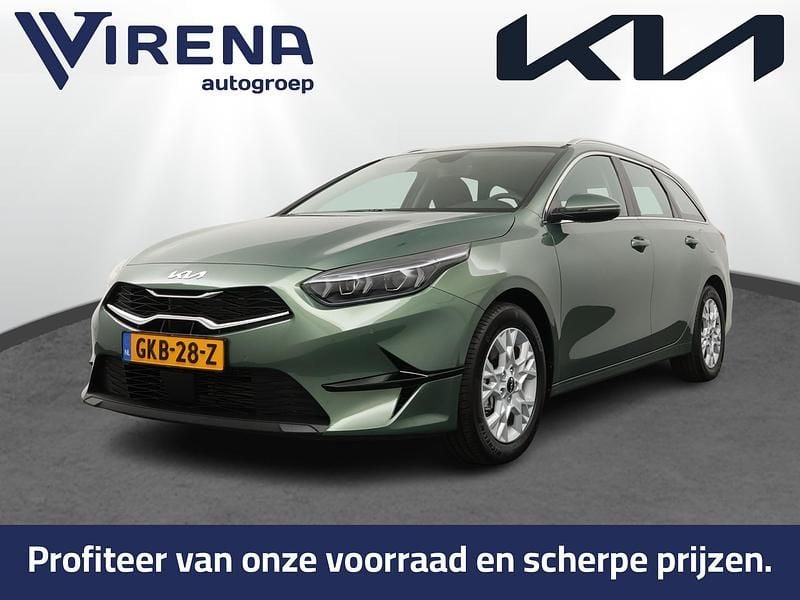 Groen Gebruikt 2024 Kia Ceed Hatchback | € 29.450 (Eerlijke prijs) - Afbeelding 1/3
