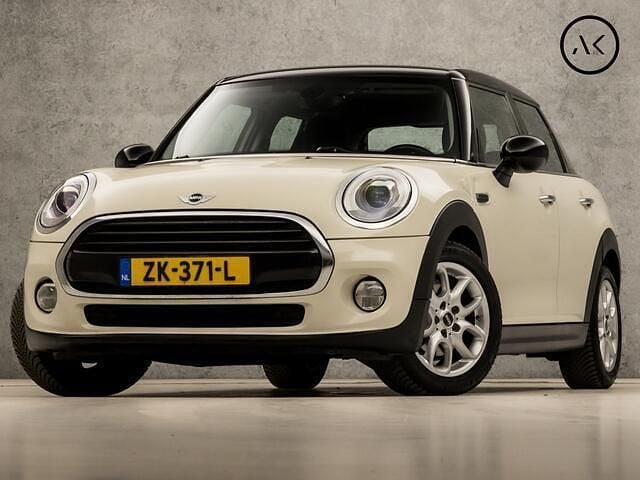 Wit Gebruikt 2018 Mini Cooper Business Hatchback | € 13.945 (Goede deal) - Afbeelding 1/4
