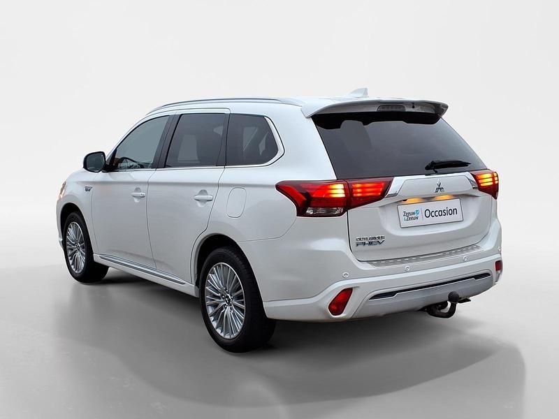 Occasion Mitsubishi Outlander P-HEV Intense 68 PK (50 kW) 2020 Silky white p SUV