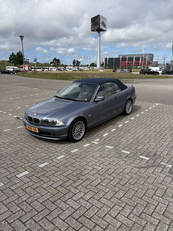 Blauw Gebruikt 2001 BMW 320 Cabriolet Executive Cabriolet | € 5.950 (Iets duurder) - Afbeelding 1/4