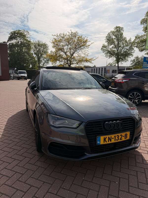 Grijs Gebruikt 2015 Audi A3 Sportback e-tron Sedan | € 11.999 (Eerlijke prijs) - Afbeelding 1/4